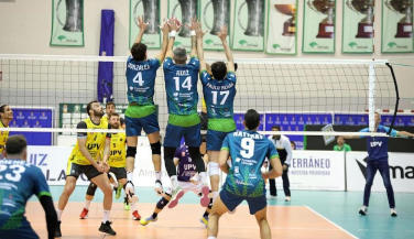 Brutal ejercicio de supervivencia de Unicaja Costa de Almería para morir en la orilla