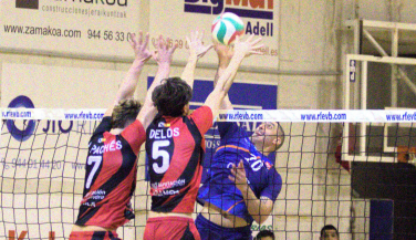 CV Vigo reina en la locura ante Galdakao Boleibol Taldea