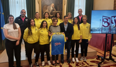CV La Calzada presenta su plantilla en el Ayuntamiento de Gijón