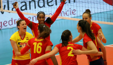 España logra una sensacional y sufrida victoria en el Premundial