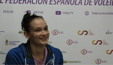 Helia González es la primera protagonista de Voleibol se escribe con A mayúscula