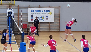 CV La Calzada supera en tres sets a Calasancias Coruña 