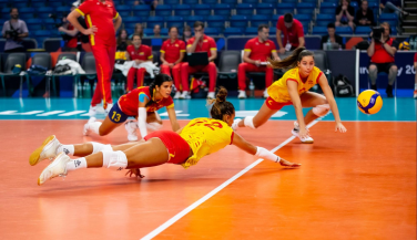 Una luchadora España cede en su estreno en el #EurovolleyW