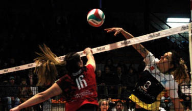 Un Extremadura Arroyo desacertado pierde 0-3 con VP Madrid