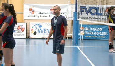 Fortunato Sánchez da sus impresiones en las horas previas al debut en el WEVZA Sub16 femenino 