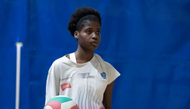 Manev Villanueva renueva con el Tenerife Libby’s La Laguna de Primera División Nacional