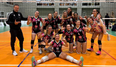 CV Mayurqa Anaya celebra su fiesta prenavideña llevándose los 3 puntos