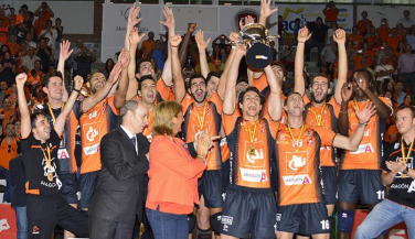 CAI Voleibol Teruel repite triunfo en la Supercopa 2013