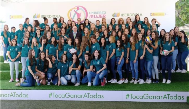 El voley presente en la renovación del compromiso entre Iberdrola y el programa Universo y Mujer