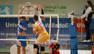 Trabajada victoria en el tie-break de Voleibol Vigo ante un correoso VCV Universidad de Valladolid