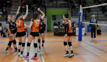 Léleman despide la temporada de su debut con una gran victoria en casa