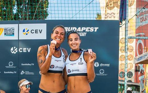 Ana Vergara y Nazaret Florián logran el bronce en el BPT Futures de Budapest